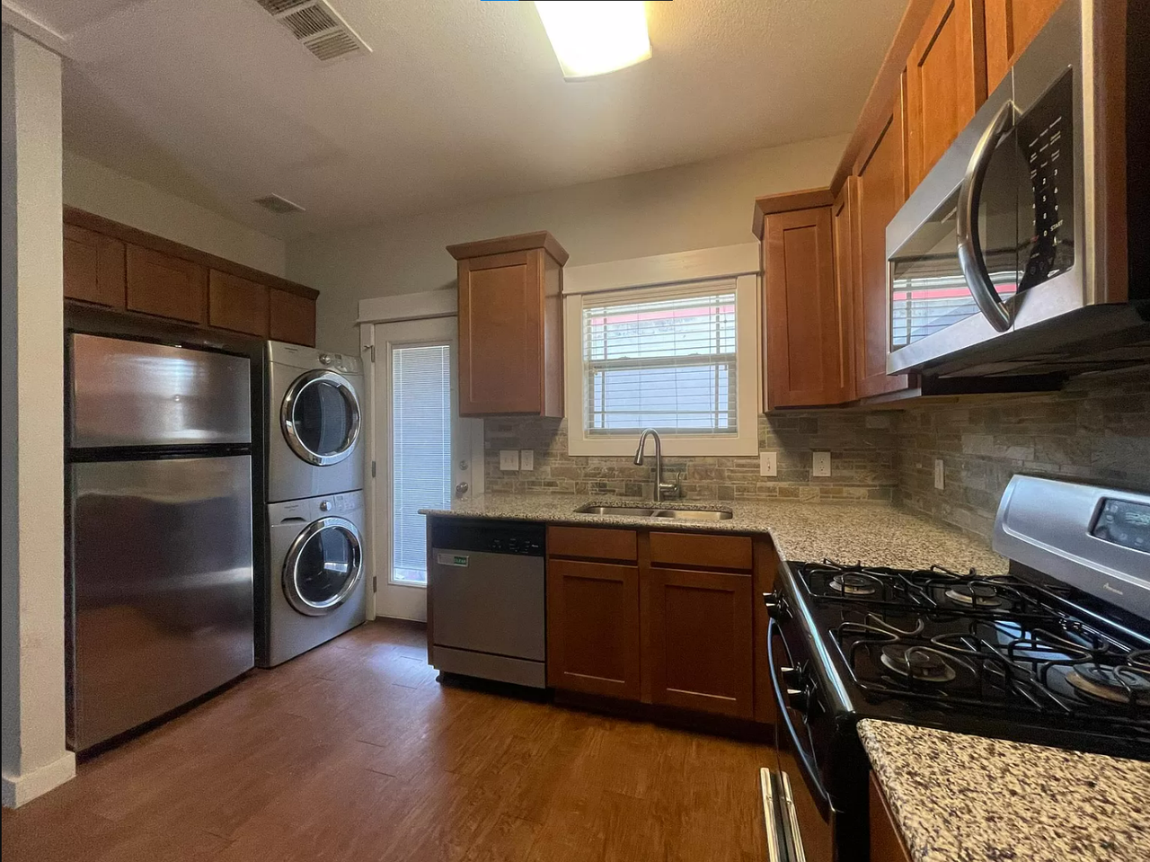 706 W North Loop Blvd - Photo 6 of 16