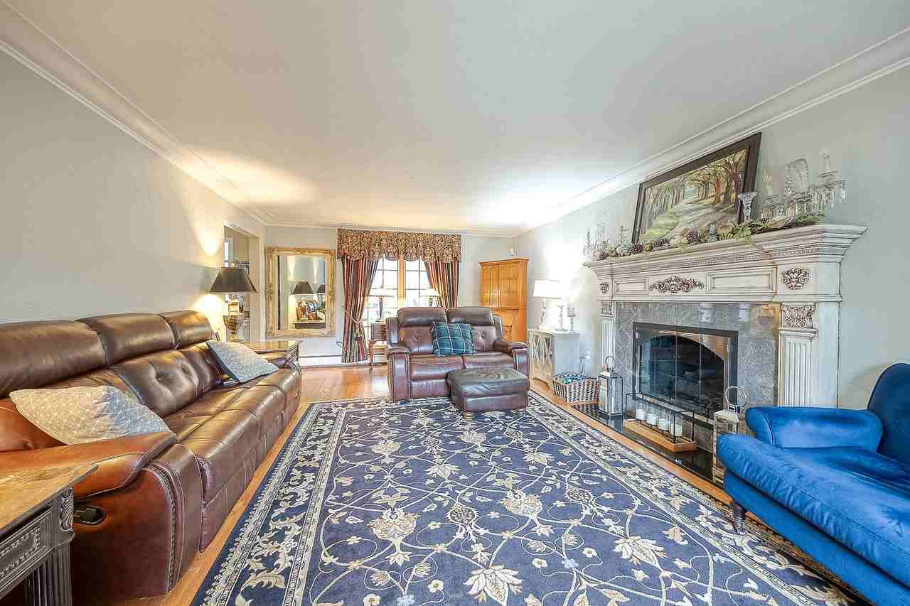 12 Oak Glen Dr - Photo 2 of 20