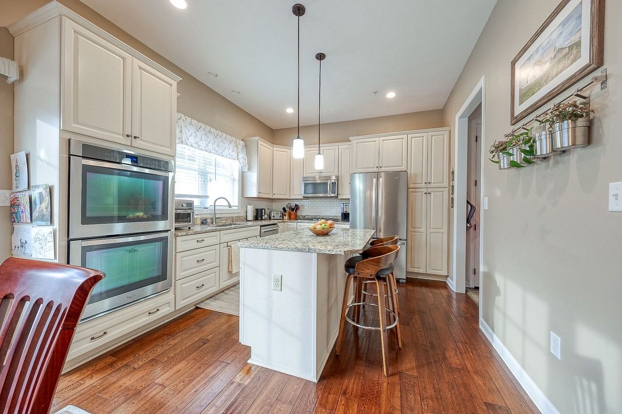 121 3rd St - Photo 2 of 19