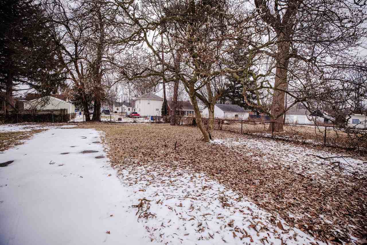 1015 Turner Ave - Photo 2 of 24