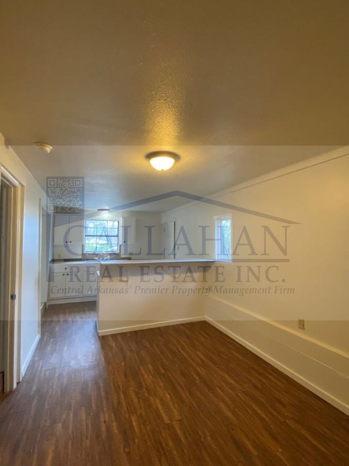 700 W 33rd St - Photo 2 of 21