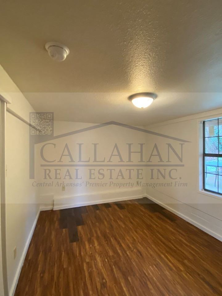 700 W 33rd St - Photo 3 of 21