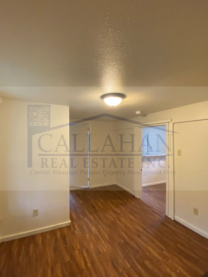 700 W 33rd St - Photo 5 of 21