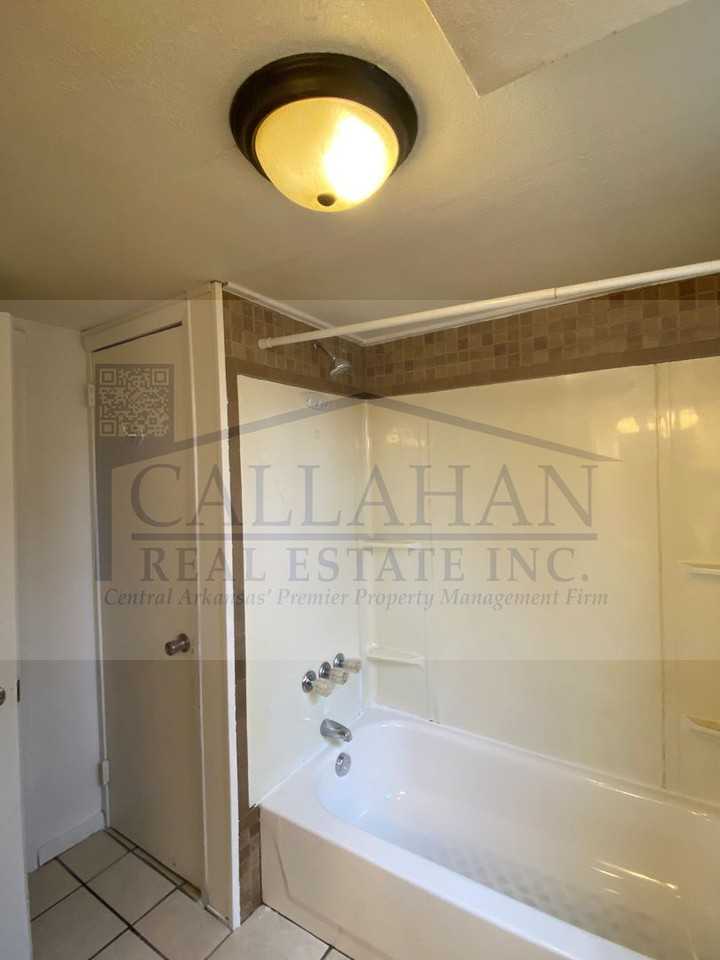 700 W 33rd St - Photo 7 of 21