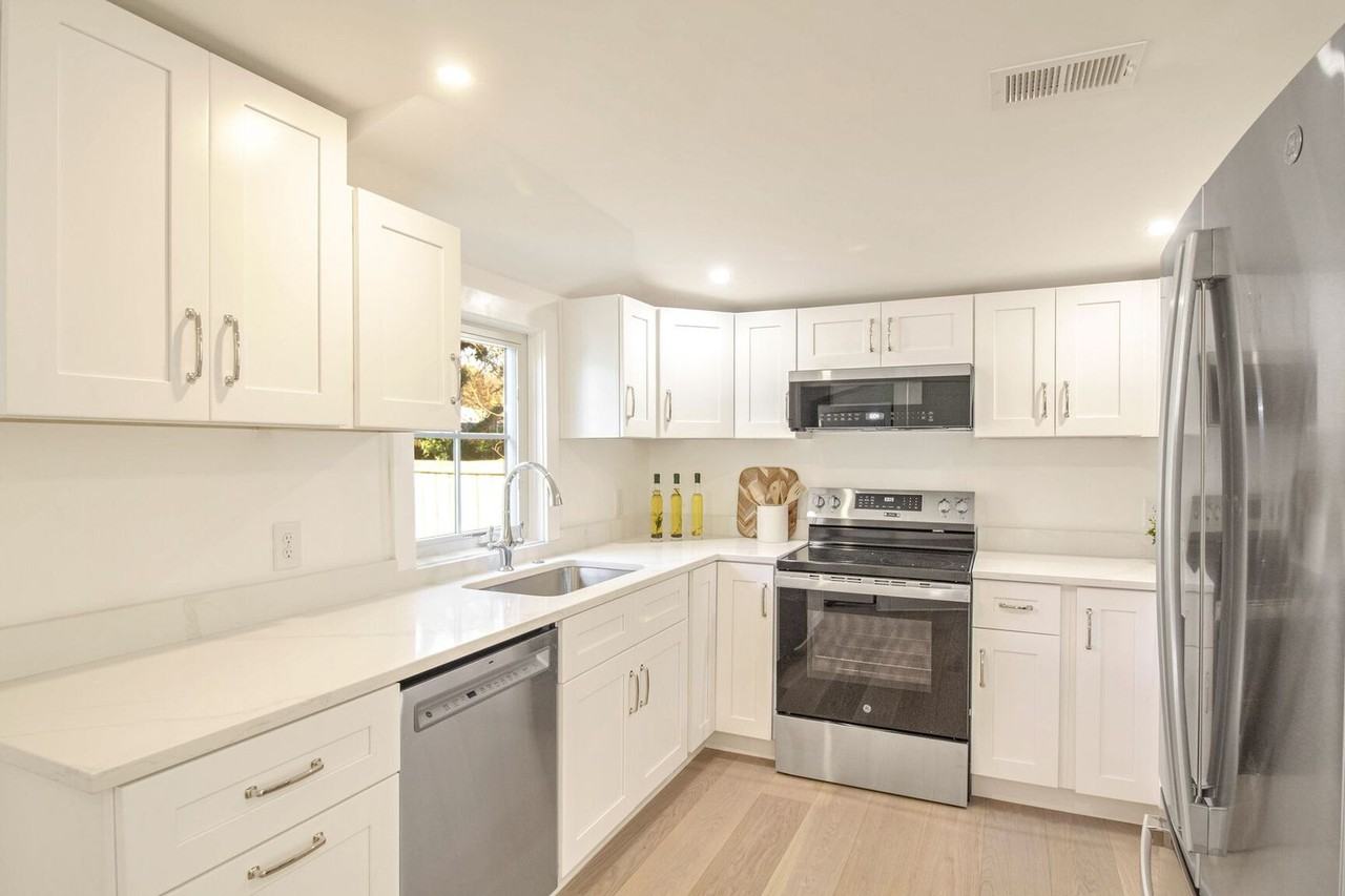 1608 Grange Rd - Photo 3 of 50