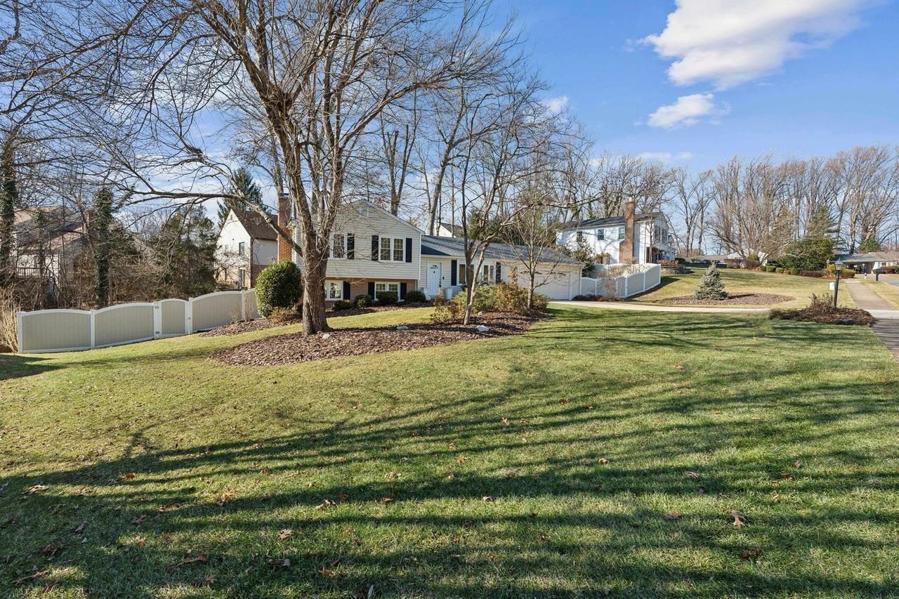 1902 Contralto Ct - Photo 2 of 40