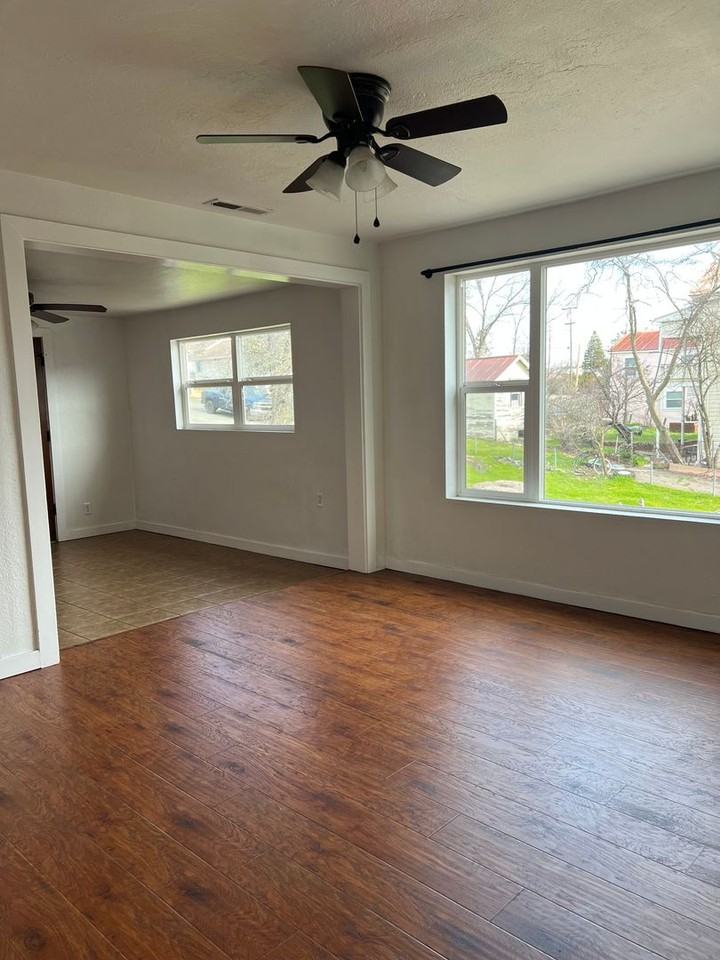 9339 Main St - Photo 2 of 12