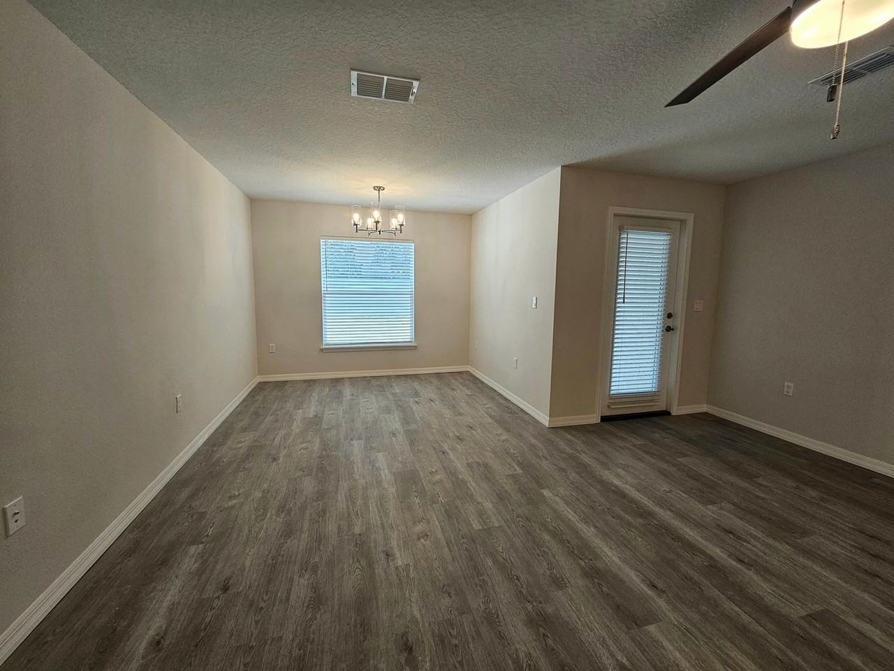 23 Rosecroft Ln #B - Photo 7 of 12