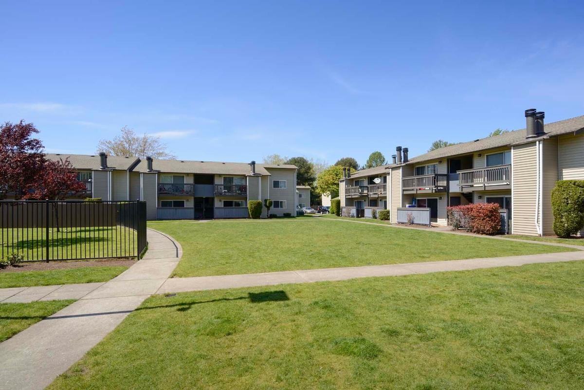 1615 W Smith St - Photo 7 of 16