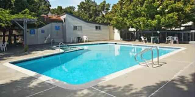 2601 Mcbride Ln