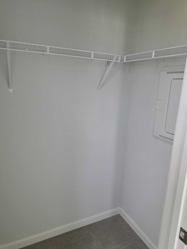 318 Brandon Lakes Dr #1 - Photo 2 of 19