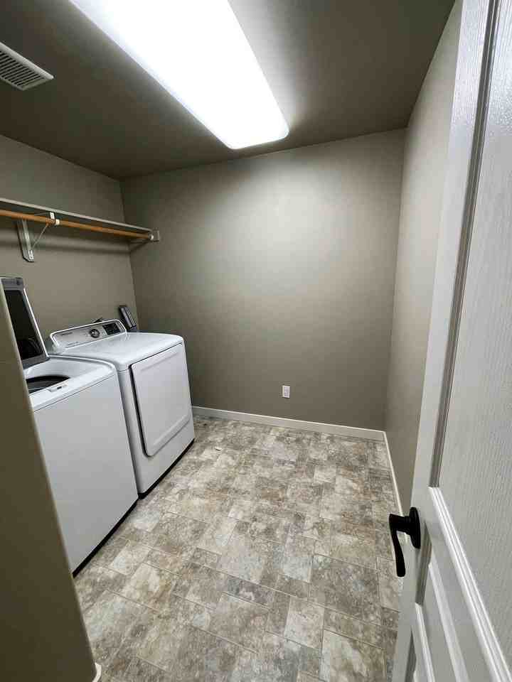 12534 W Oneida St - Photo 3 of 22