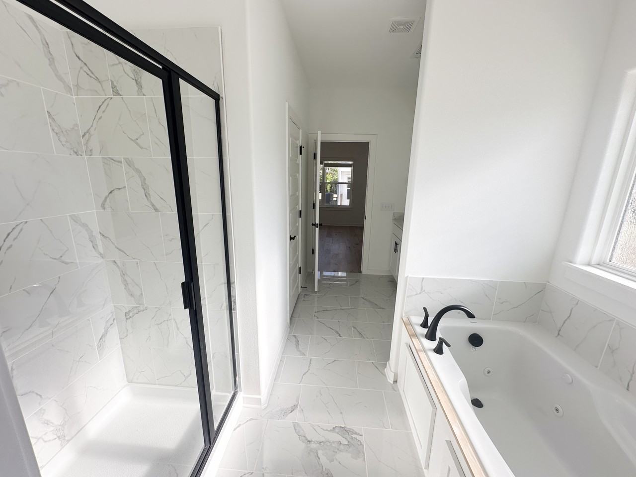 1751 W Holly St - Photo 5 of 19