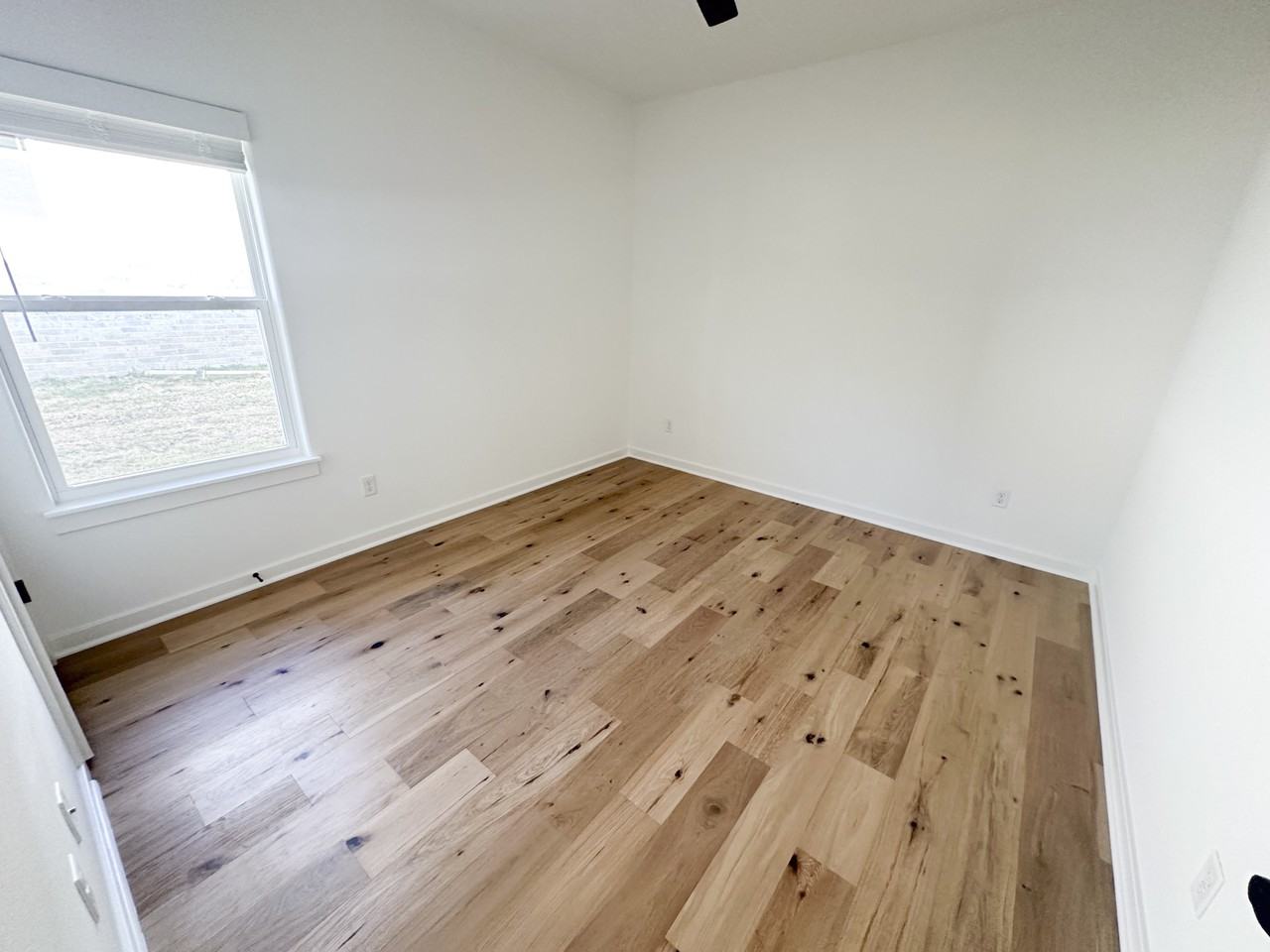 1751 W Holly St - Photo 2 of 19