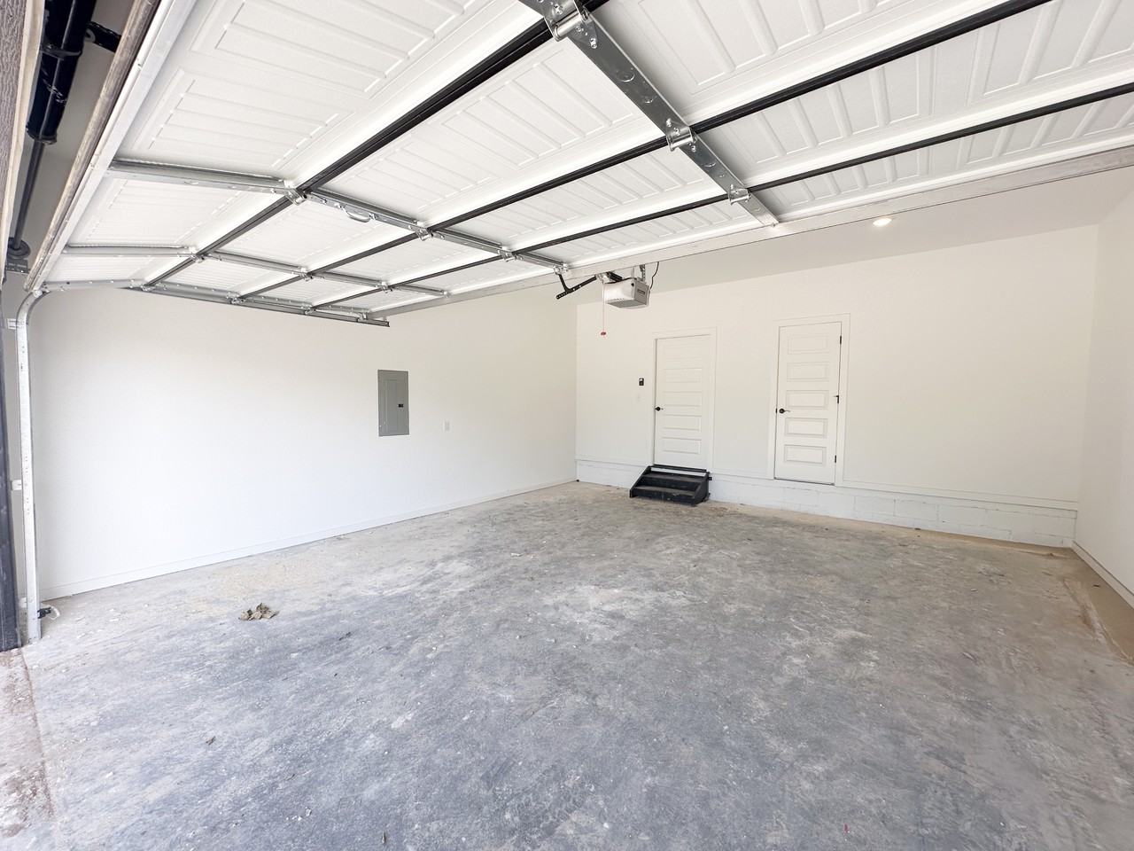 1751 W Holly St - Photo 6 of 19