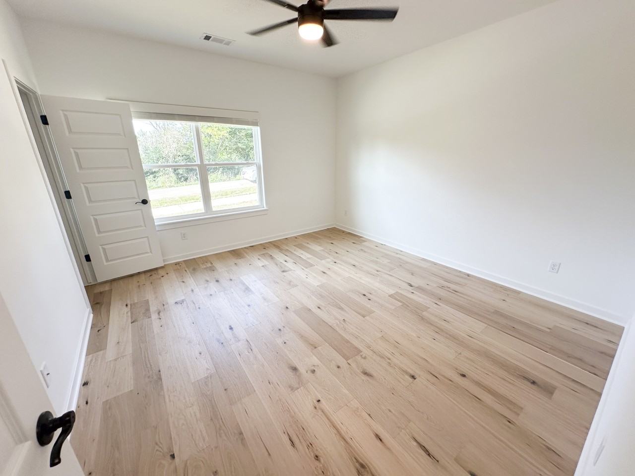 1751 W Holly St - Photo 3 of 19