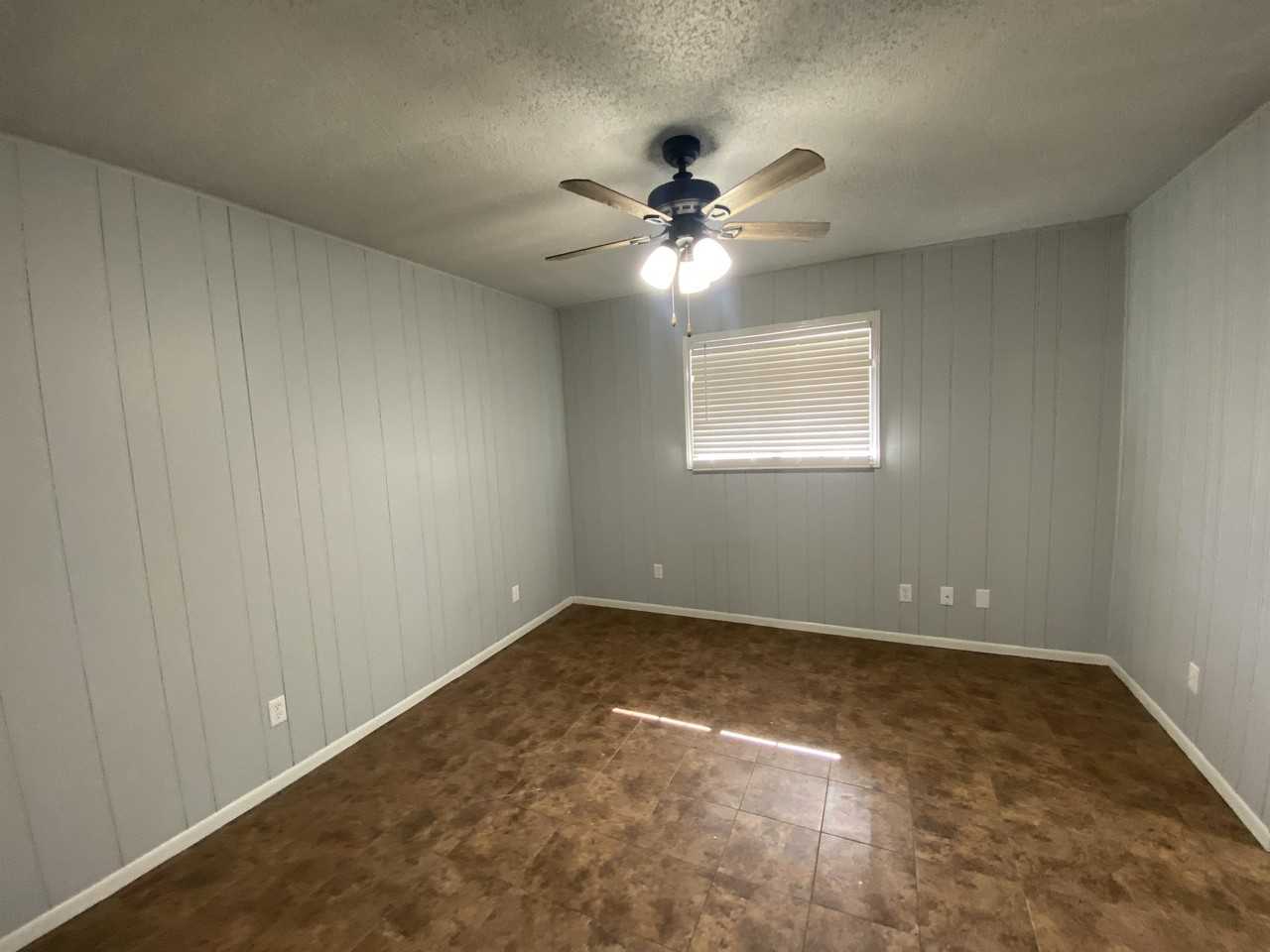 222 S Westgate Dr - Photo 4 of 10