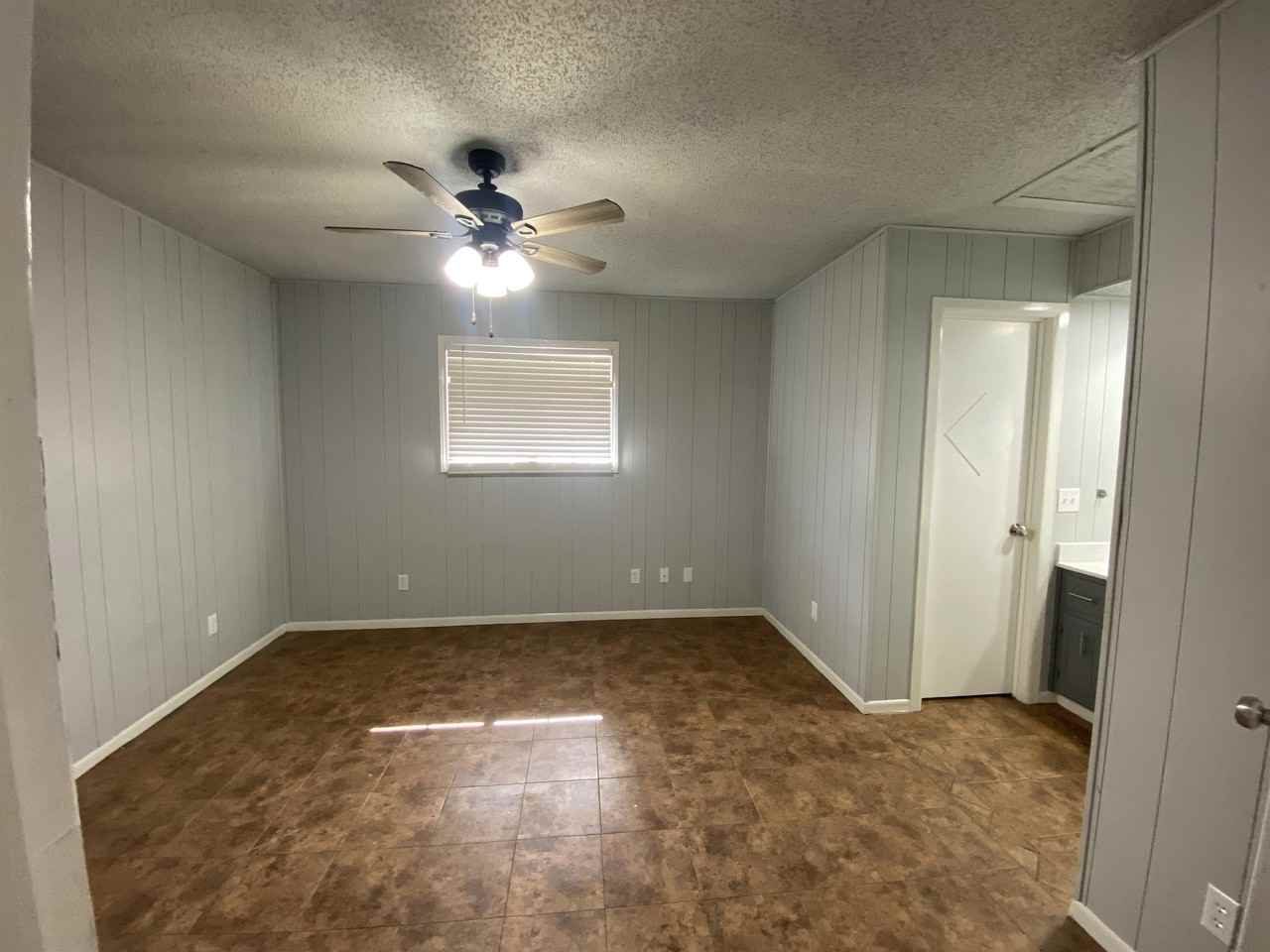 222 S Westgate Dr - Photo 5 of 10