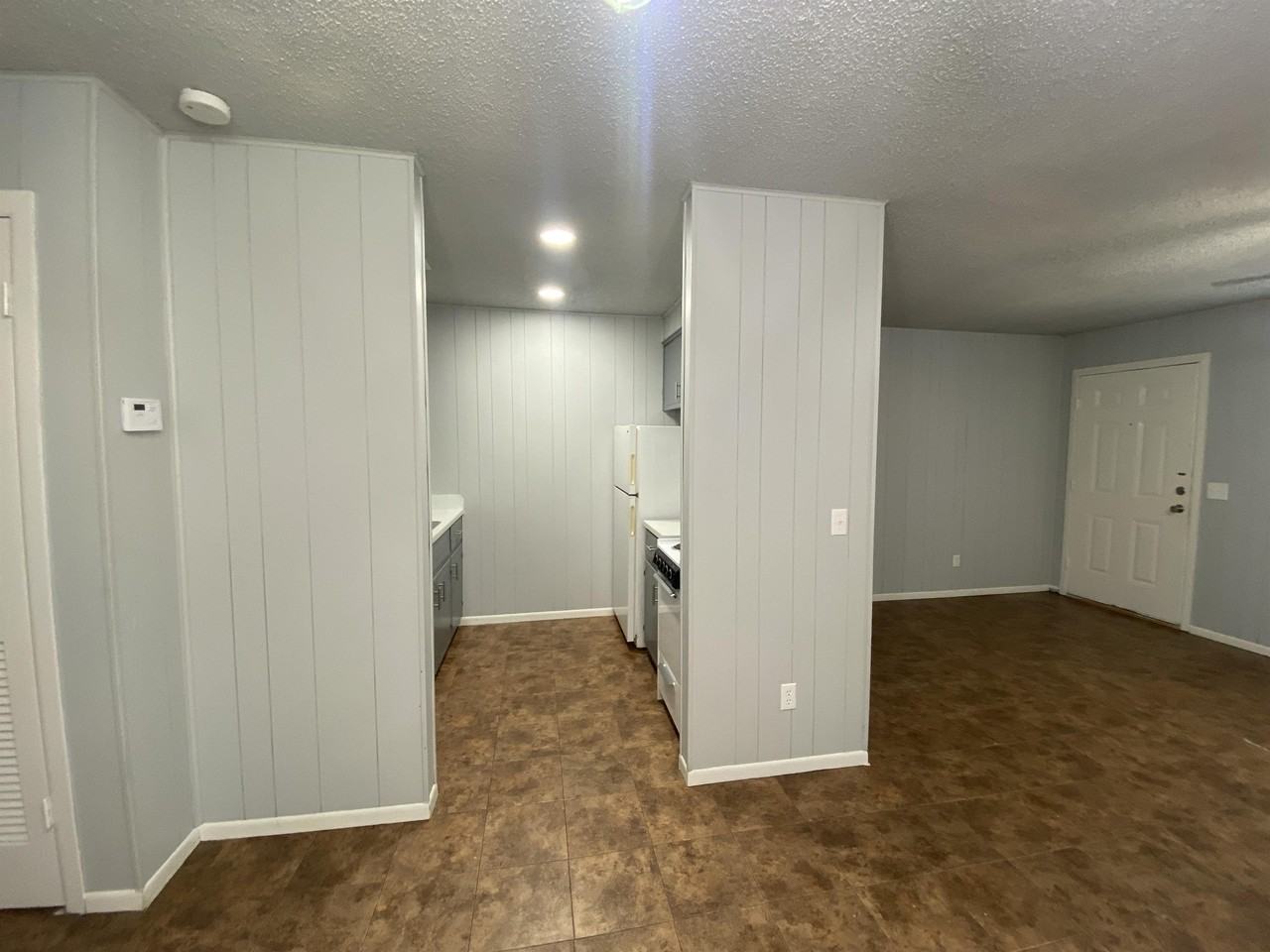 222 S Westgate Dr - Photo 6 of 10