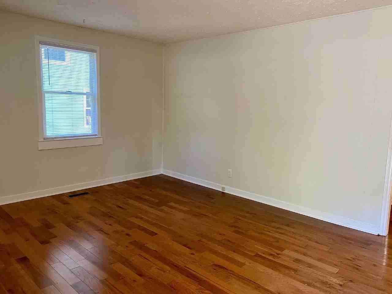 513 W Chapin Rd - Photo 5 of 23