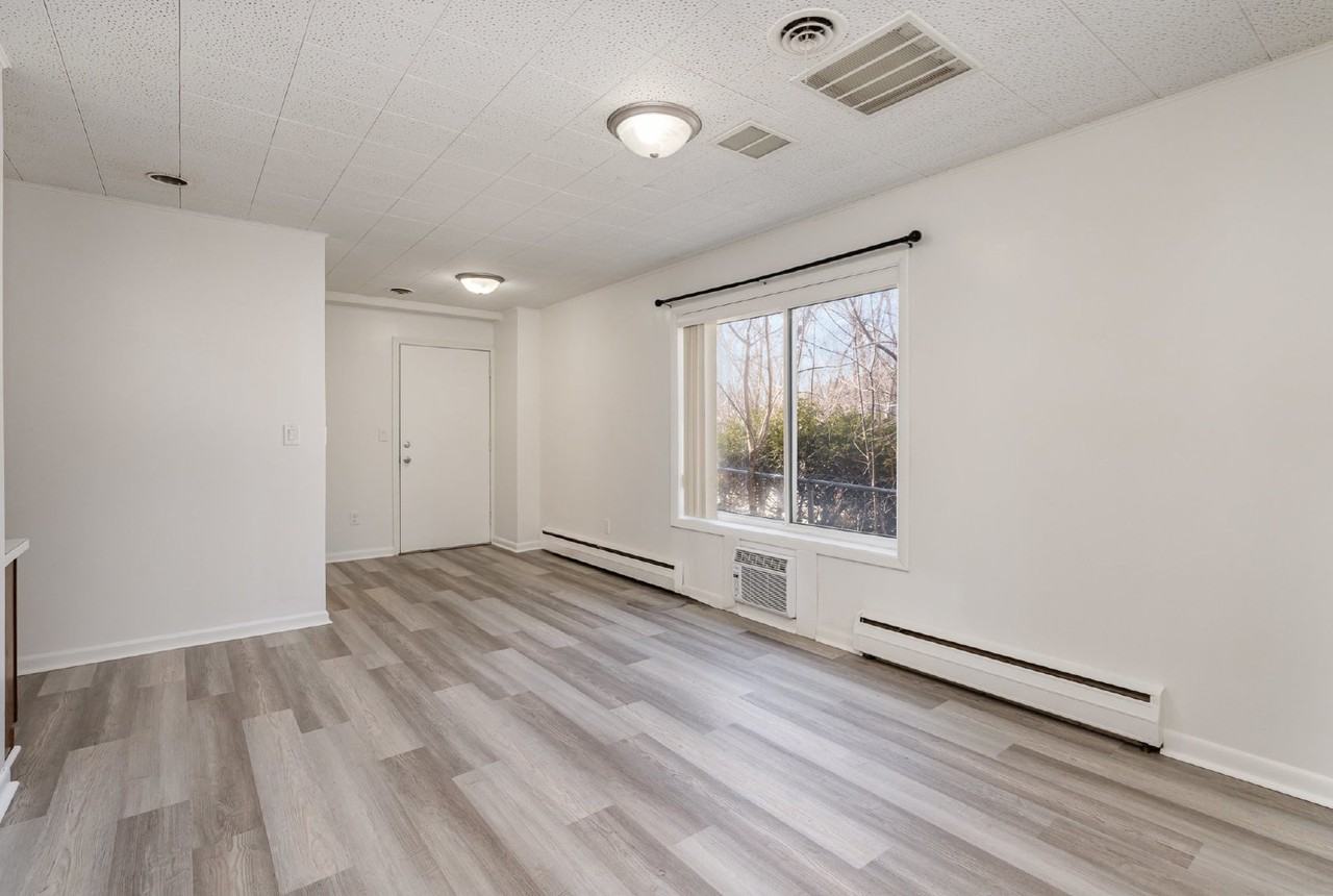 3014 Washington St - Photo 2 of 13