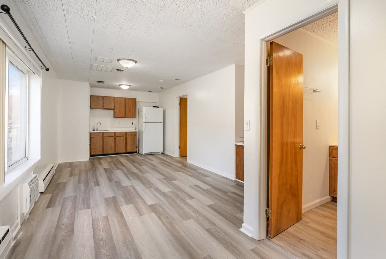 3014 Washington St - Photo 4 of 13