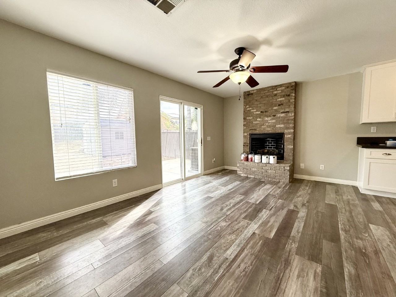 39256 Cardiff Ave - Photo 3 of 16