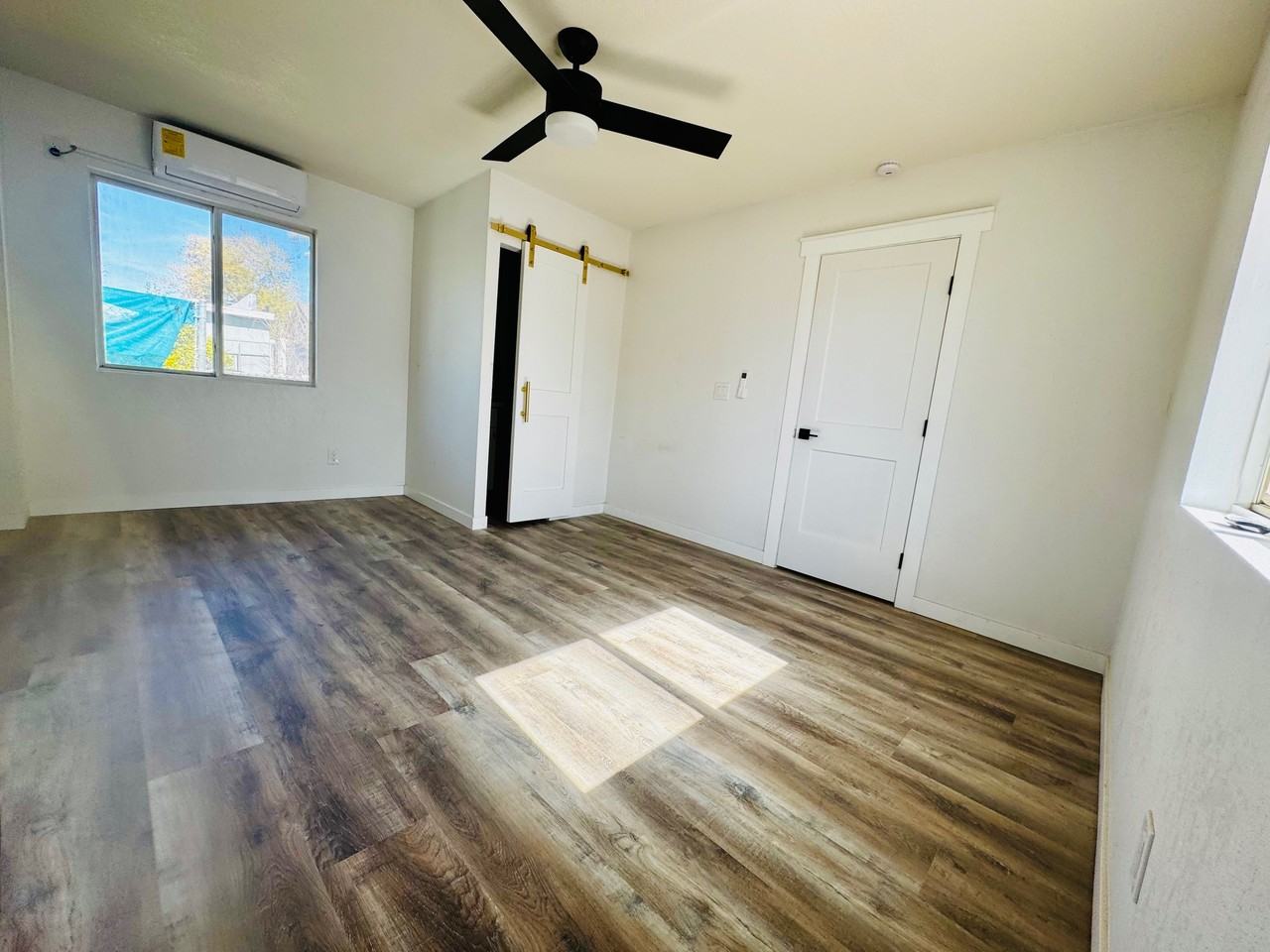 114 N Ash St - Photo 2 of 8