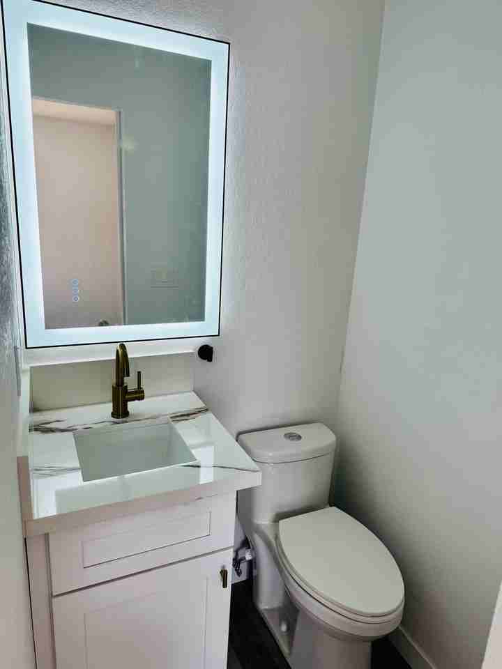 114 N Ash St - Photo 3 of 8