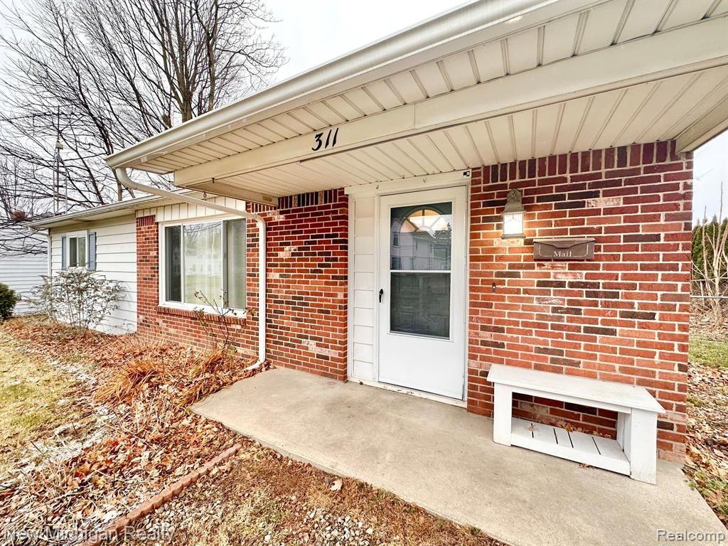 311 N East St - Photo 2 of 17