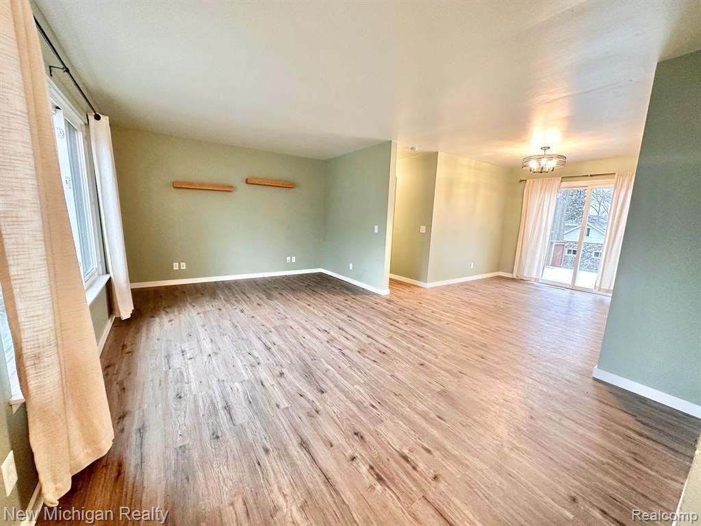 311 N East St - Photo 3 of 17