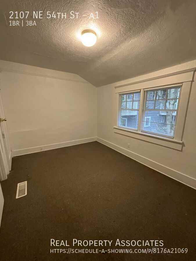 2107 Ne 54th St #A1 - Photo 2 of 8