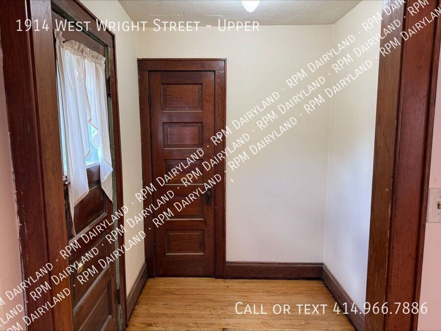 1914 W Wright St - Photo 3 of 7