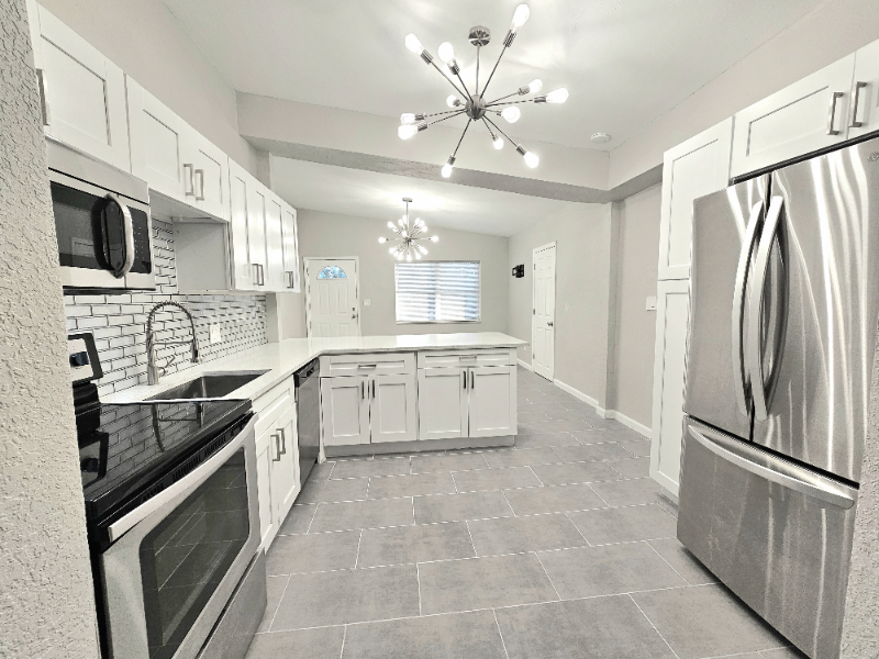 1421 53rd Ave N - Photo 2 of 13