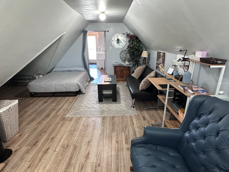 107 Manitoba Ave #3 - Photo 2 of 15