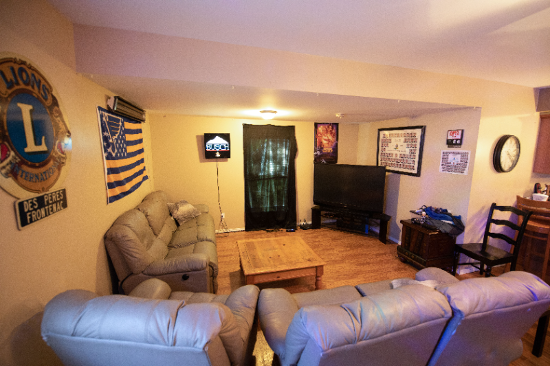 616 Emerald St - Photo 3 of 11