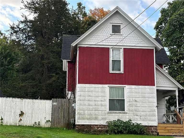 620 Utica St - Photo 2 of 26