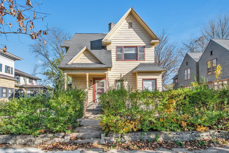 146 College Ave Ne #C - Photo 3 of 14