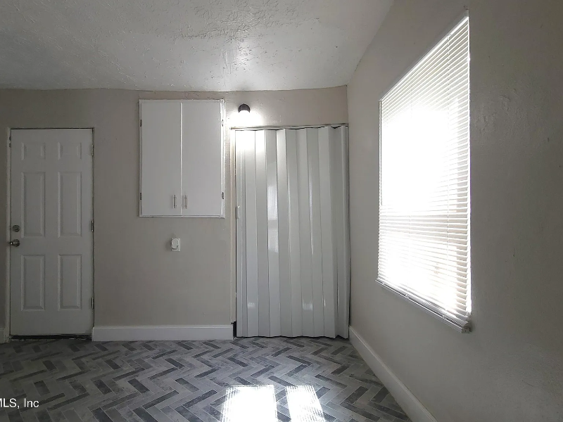 6117 Ardisia Rd W - Photo 3 of 15