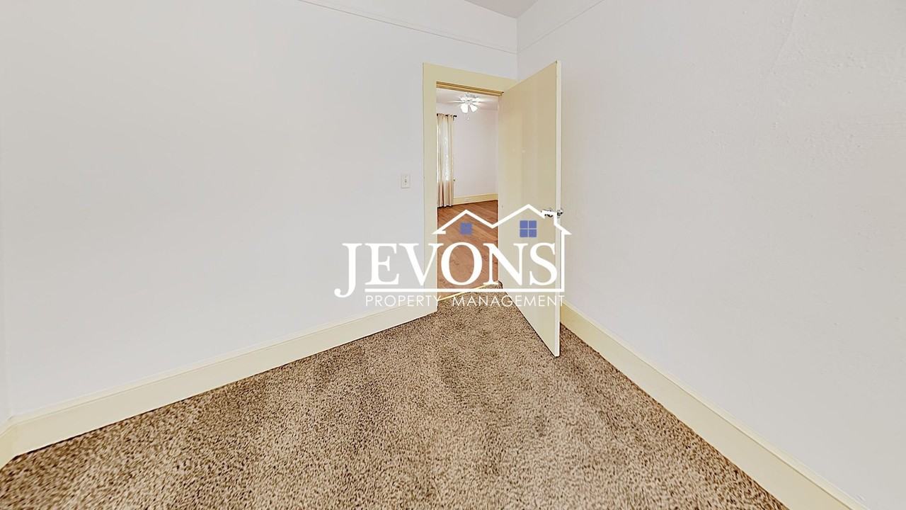 711 N 2nd St Yakima, WA 98901 - Photo 6 of 17