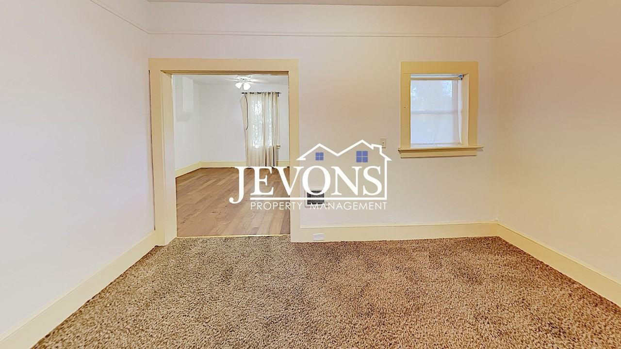 711 N 2nd St Yakima, WA 98901 - Photo 7 of 17