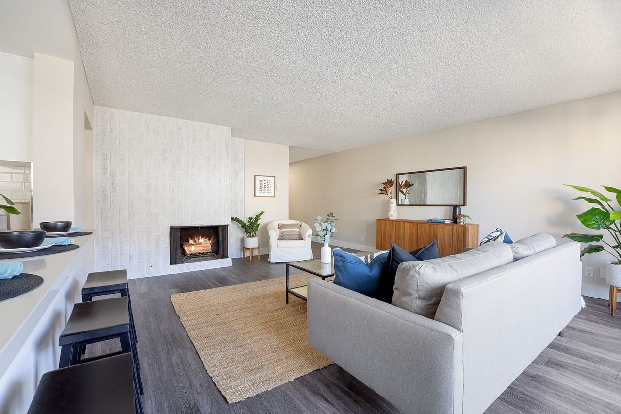 Coronado House - Photo 2 of 28