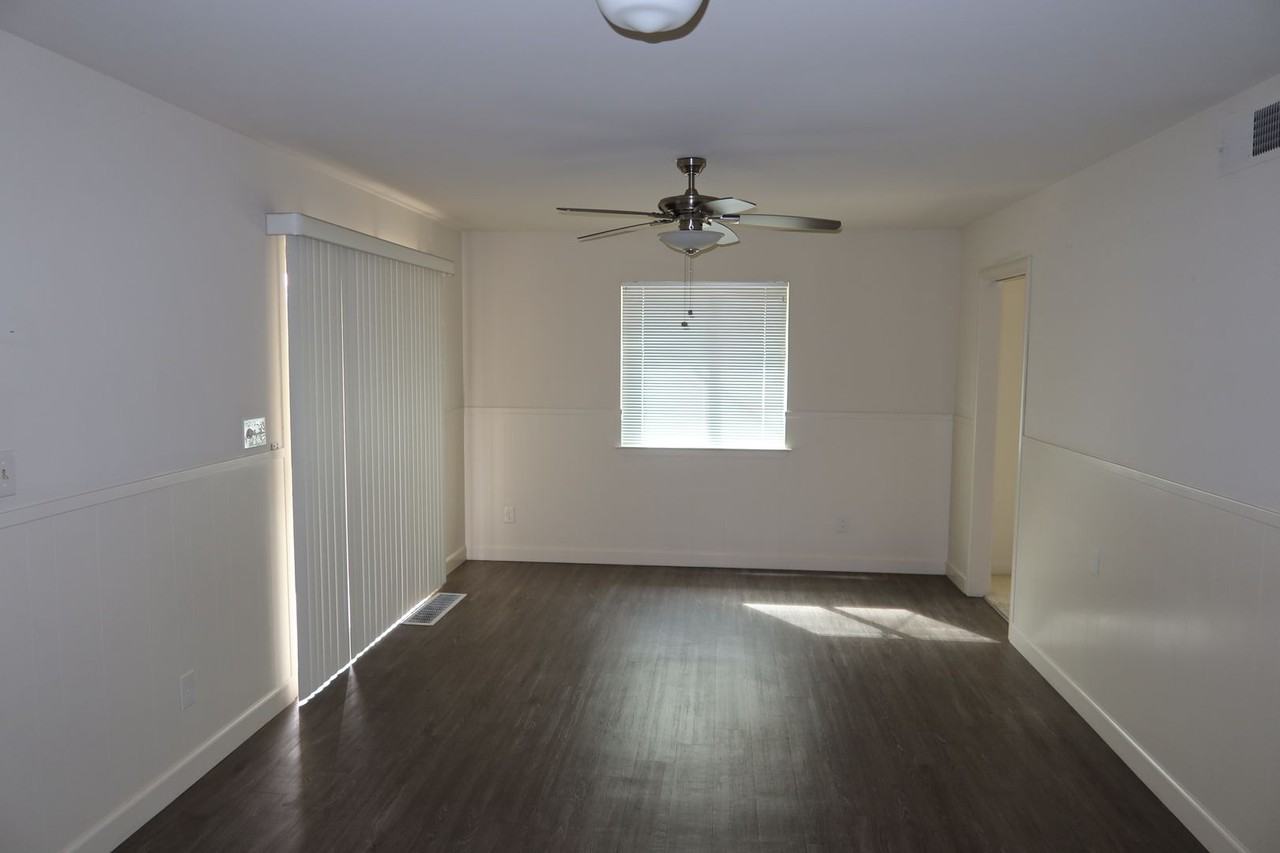 1116 La Jolla Way - Photo 2 of 13