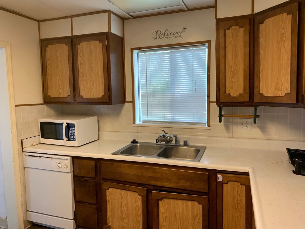 312 Ash St - Photo 3 of 7