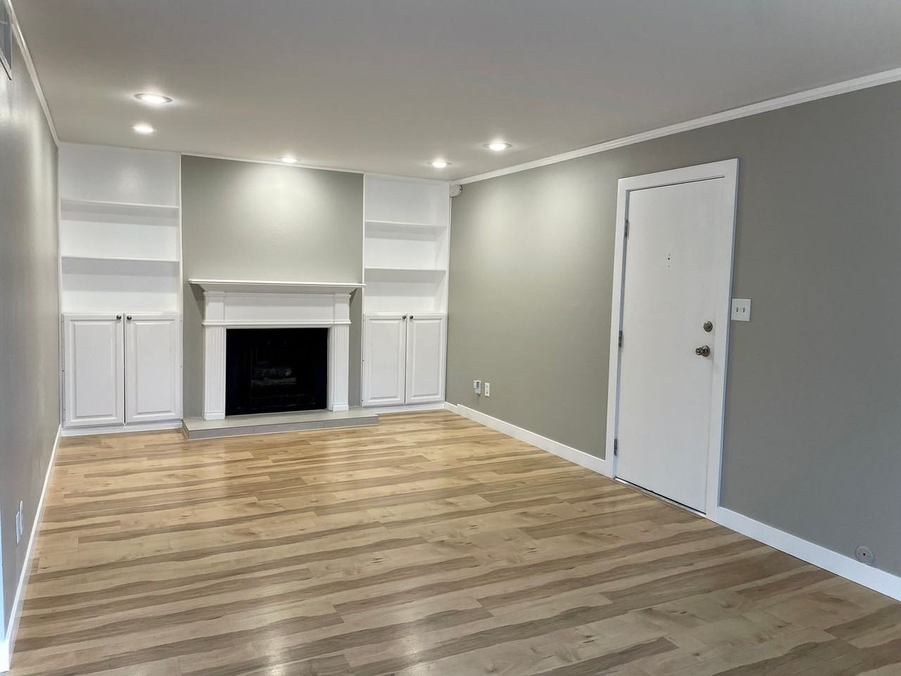 1160 Foothill Dr - Photo 2 of 14