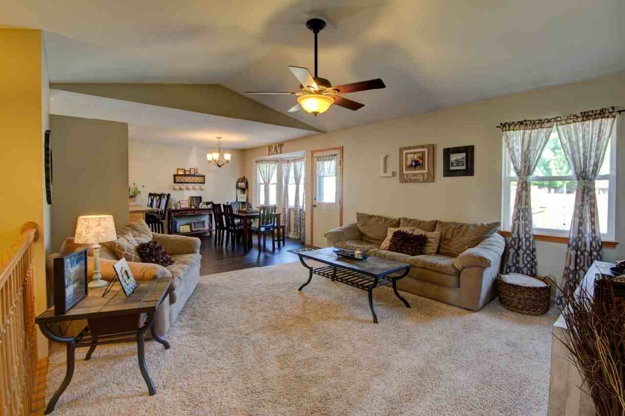 234 Melrose Dr - Photo 2 of 33