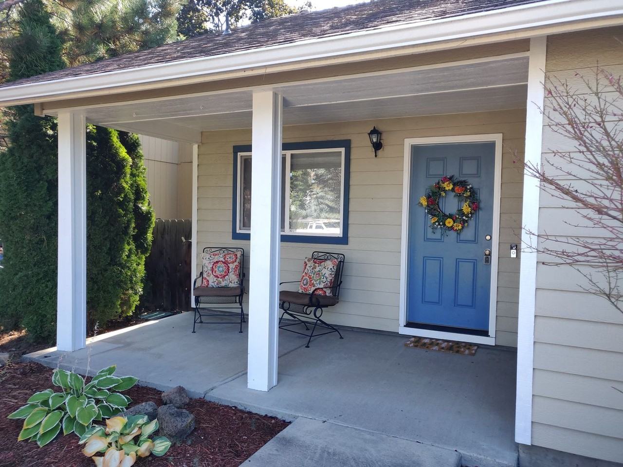 19979 Powers Rd - Photo 3 of 38