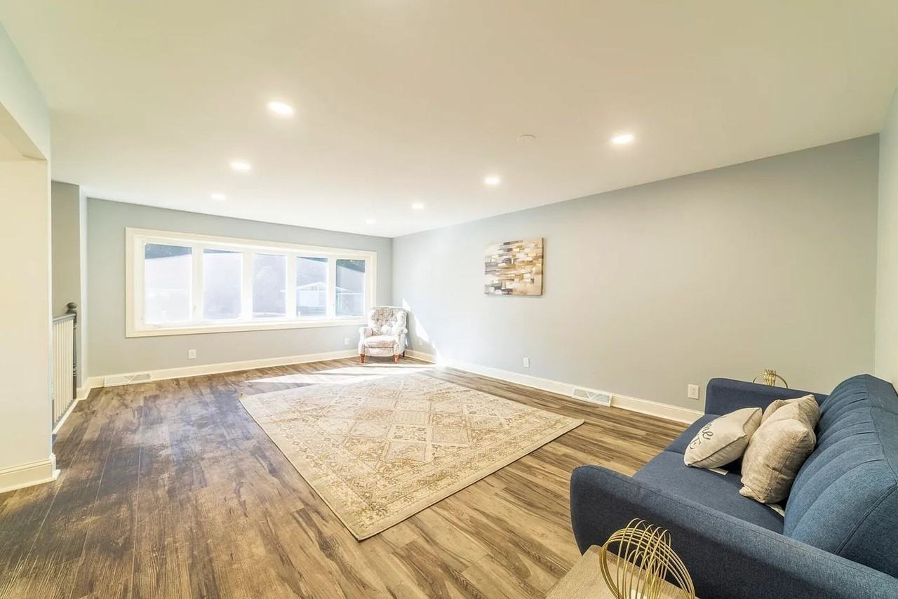 8040 Hemlock Ave - Photo 3 of 8