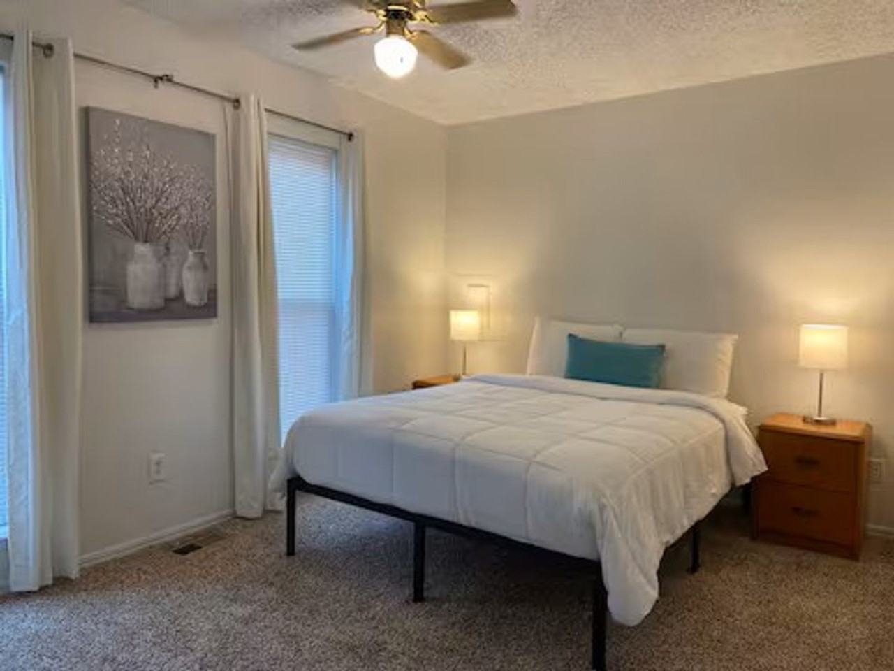 1317 Greenfield Dr - Photo 3 of 10