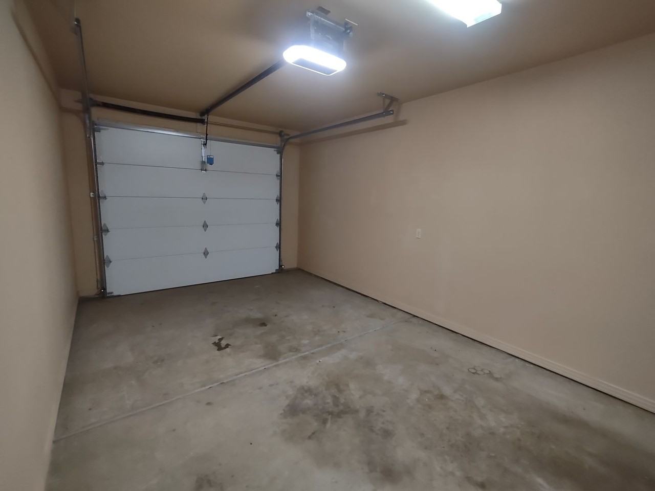 438 N Stone Mountain Dr #1 - Photo 7 of 33